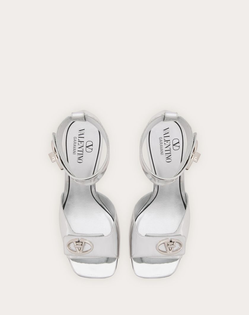 Valentino Handbags Sandalo Vlogo Locker In Vitello Specchio 105mm per Donna in Argento | Valentino IT Only for today