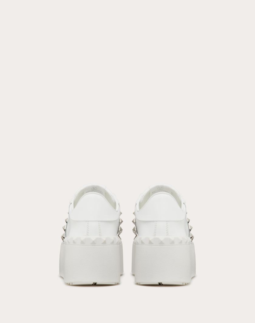 Valentino Handbags Sneaker Flatform Rockstud Untitled In Vitello Con Banda Metallizzata effetto Craquelé per Donna in Bianco/silver | Valentino IT 50% di sconto per tempo limitato