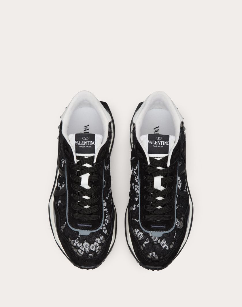Valentino Handbags Sneaker Lacerunner In Pizzo E Mesh per Donna in Nero/pastel Grey/stone | Valentino IT Negozi Online