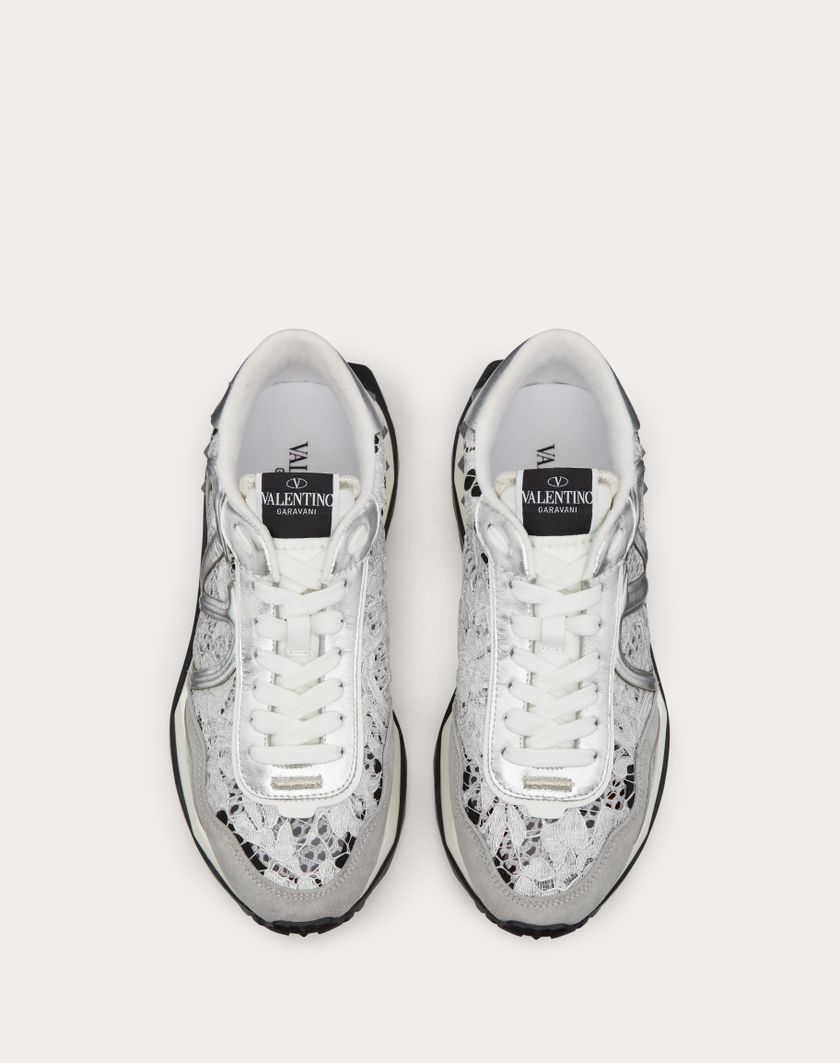 Valentino Handbags Sneaker Lacerunner In Pizzo E Mesh per Donna in Silver/pastel Grey | Valentino IT Acquista Ora