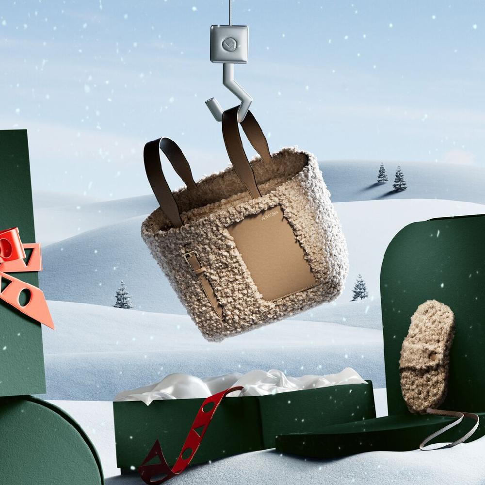 Valextra Borsa a secchiello da Donna in Shearling Beige | Valextra Soft 2025