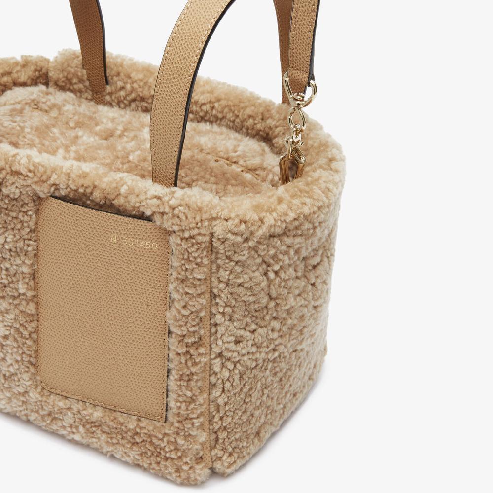 Valextra Borsa a secchiello da Donna in Shearling Beige | Valextra Soft 2025