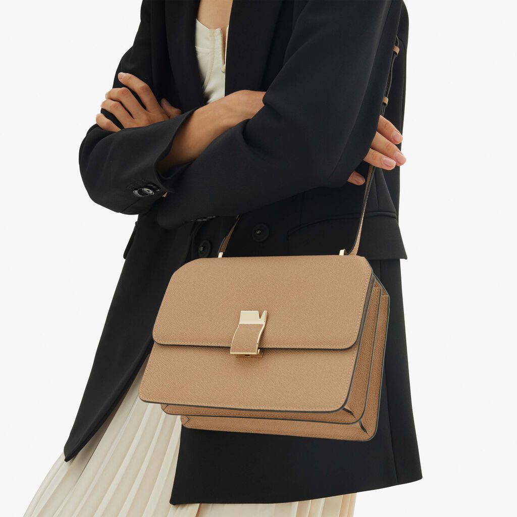 Valextra Borsa a tracolla comoda e versatile in Pelle Beige | Valextra Spedizione Gratuita