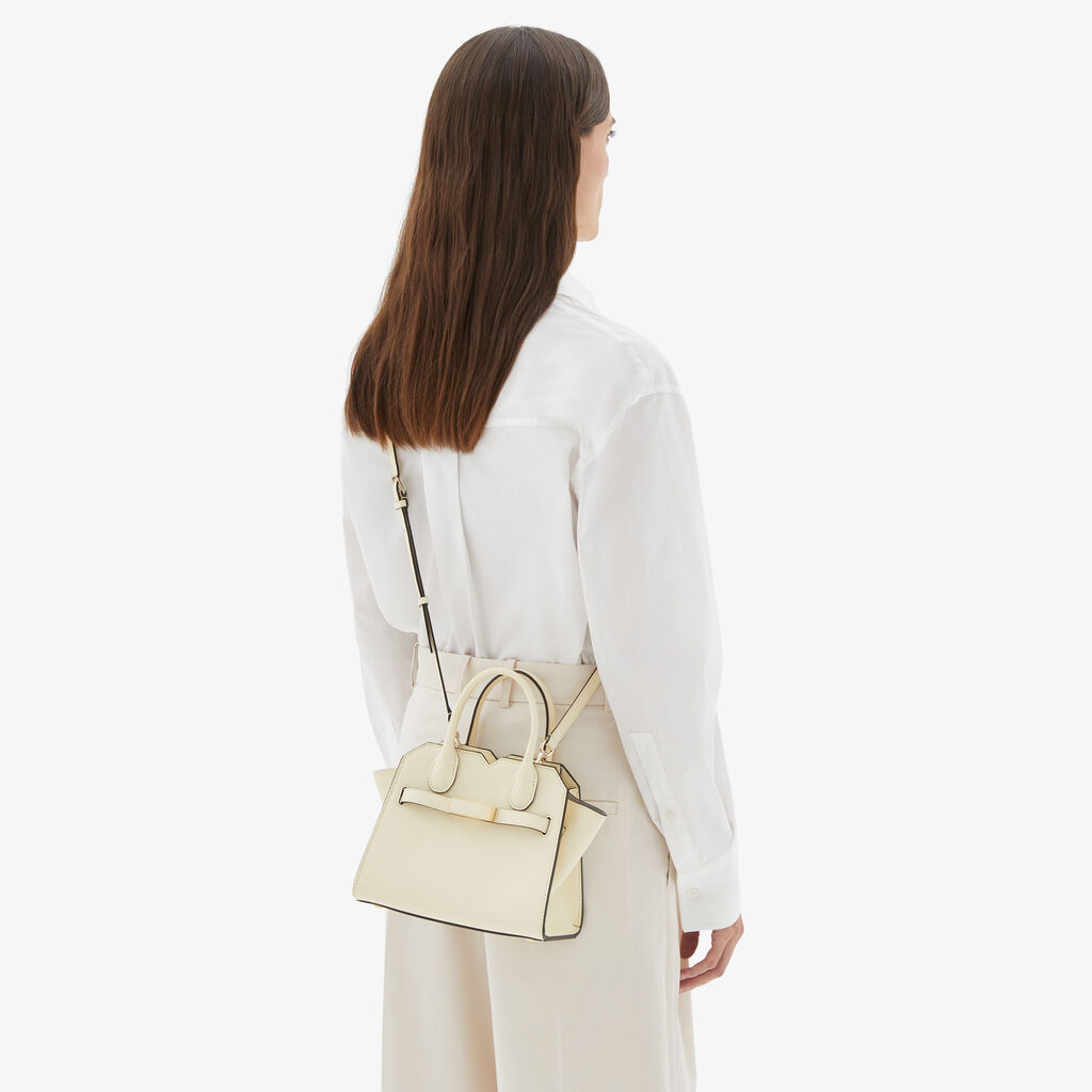 Valextra Borsa a Tracolla Milano Micro | Pelle di vitello Millepunte Soft | Bianco Pergamena | Valextra Affare Del Giorno