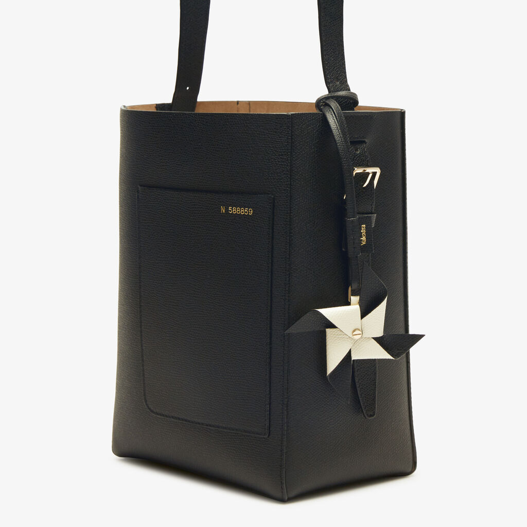 Valextra Charm Girandola | Pelle di vitello Millepunte | Nero/Bianco Pergamena | Valextra I Più Venduti