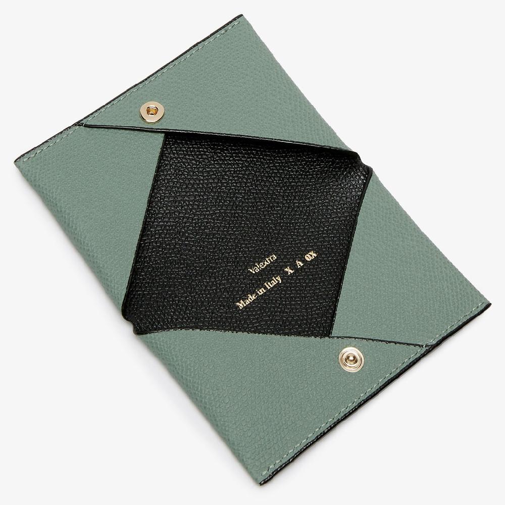 Valextra Porta Carte con Bottone | Pelle di vitello Millepunte | Verde Eucalipto/Nero | Valextra Prezzo Ridotto
