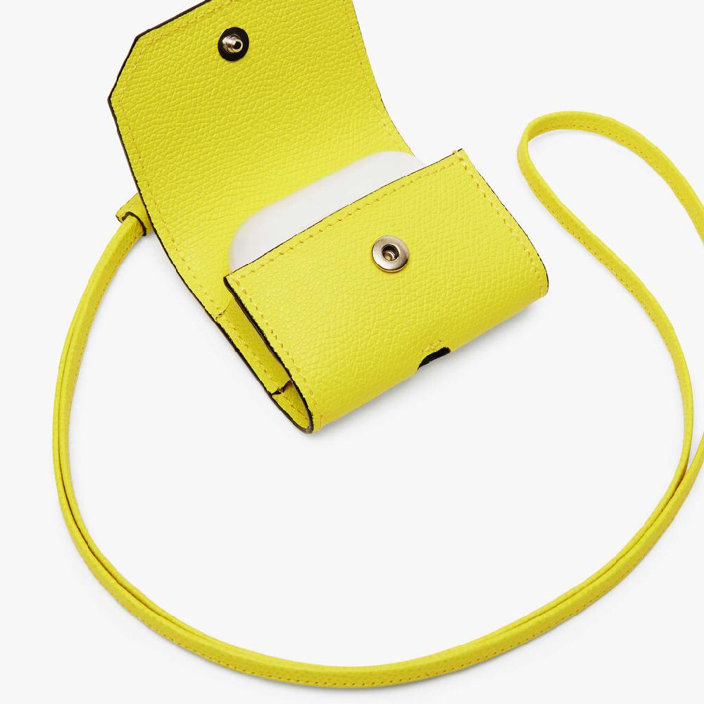 Valextra Porta Airpods Pro con Tracolla in Pelle Gialla Lime | Valextra Presa