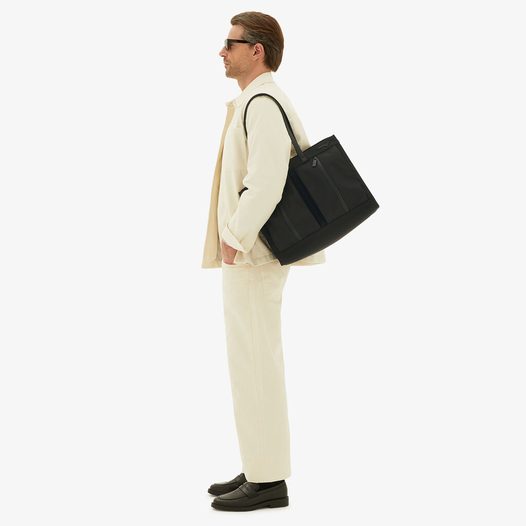 Valextra Borsa shopping in Nylon rigenerato e Pelle Nera | Valextra Sconto