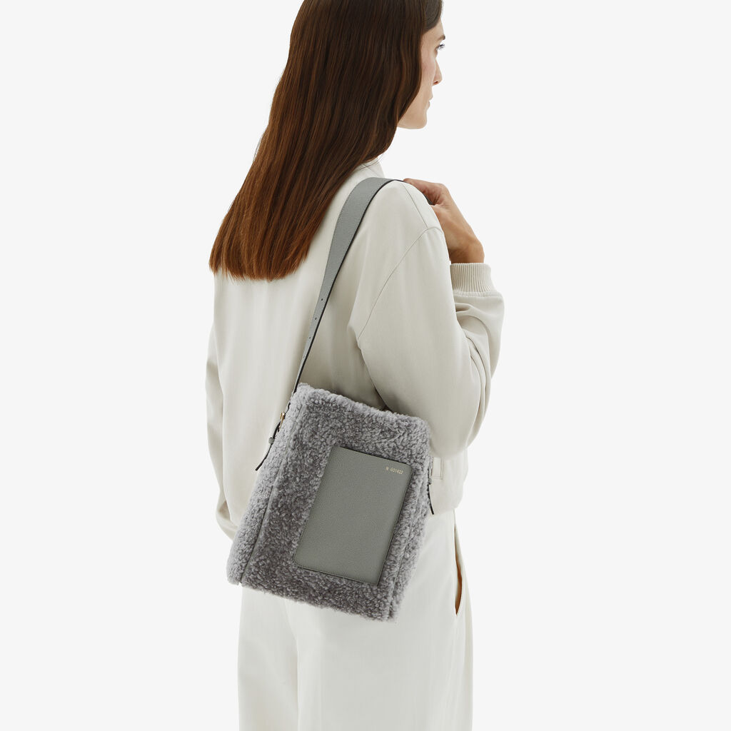 Valextra Borsa a secchiello da Donna Mini Shearling Grigia | Valextra Soft Convenienza