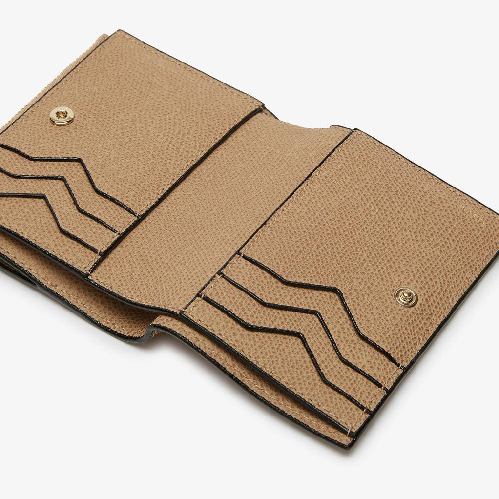 Valextra Portafoglio bifold con bottone di Lusso in Pelle Beige | Valextra Consegna Veloce