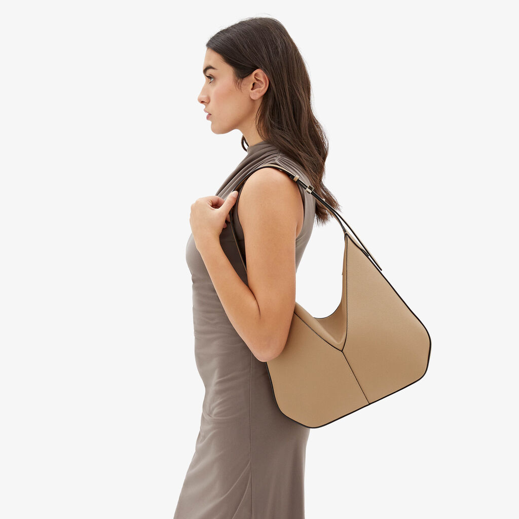Valextra Borsa hobo da Donna di Lusso in Pelle rigida Beige | Valextra Vivi 2025