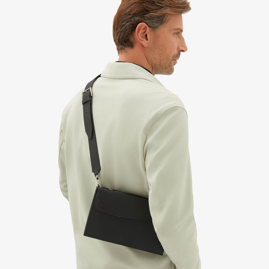 Valextra Borsa a tracolla da Uomo in Pelle Nera | Valextra Pocket Negozi Online