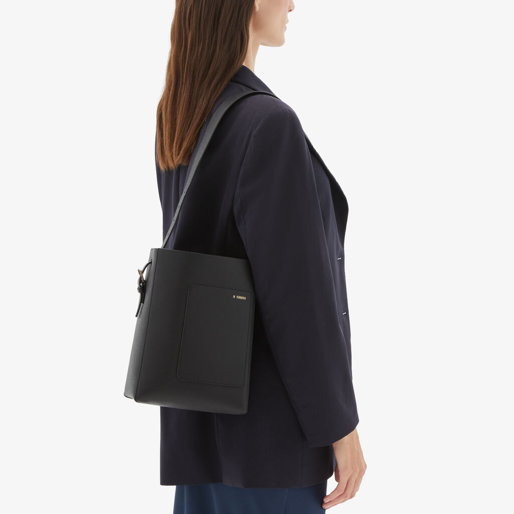 Valextra Borsa a secchiello da Donna di Lusso in Pelle Nera | Valextra Soft Vendita Economica